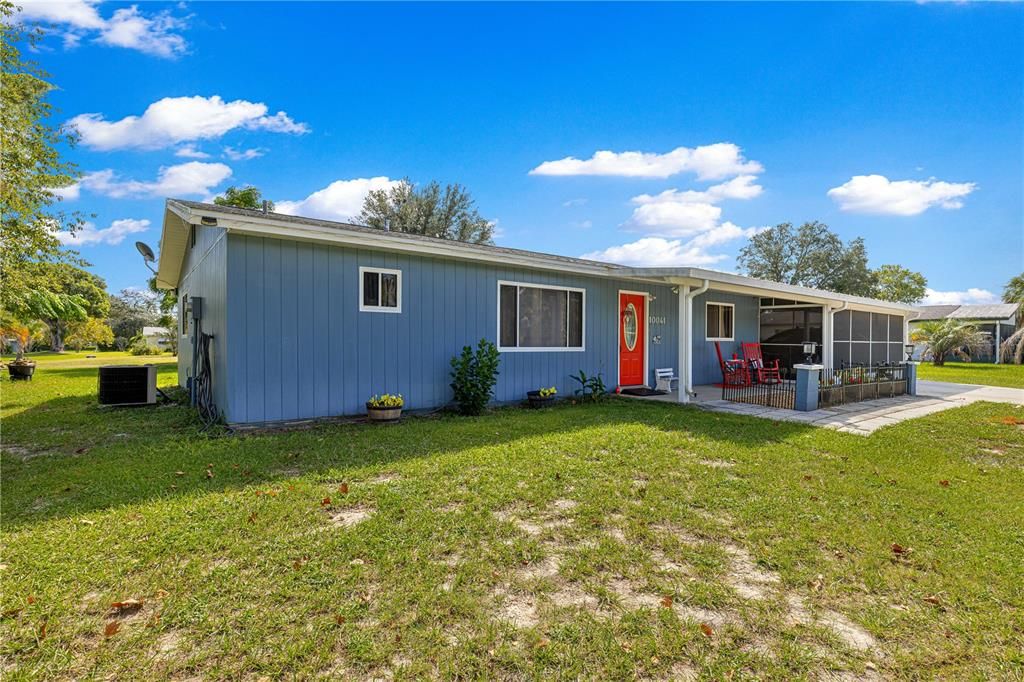 For Sale: $169,900 (2 beds, 2 baths, 1144 Square Feet)