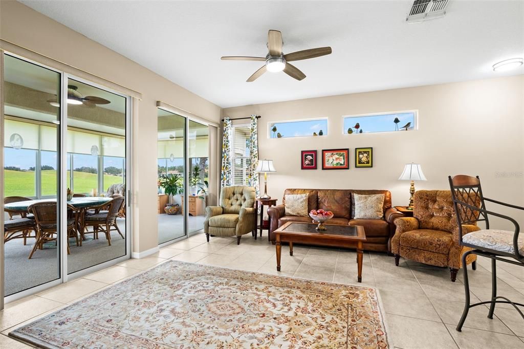 Activo con contrato: $239,900 (3 camas, 2 baños, 1547 Pies cuadrados)