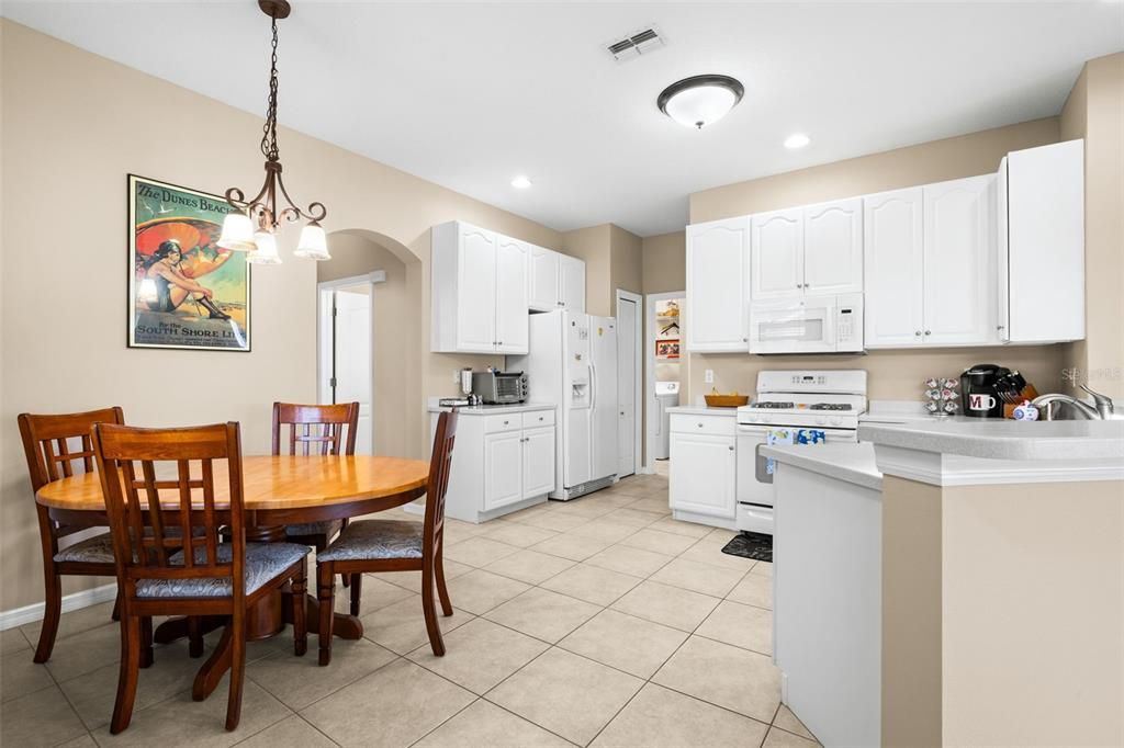 Activo con contrato: $239,900 (3 camas, 2 baños, 1547 Pies cuadrados)