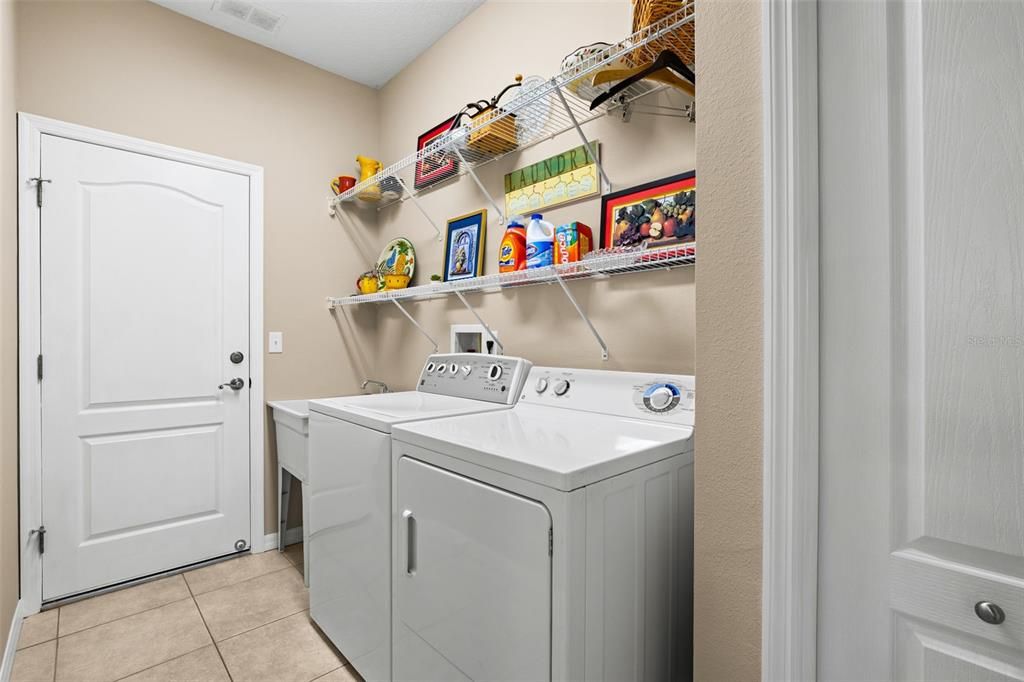 Activo con contrato: $239,900 (3 camas, 2 baños, 1547 Pies cuadrados)