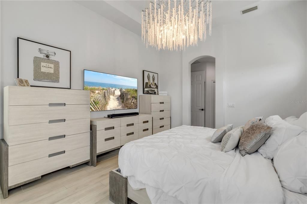 На продажу: $829,000 (3 спален, 2 ванн, 2053 Квадратных фут)