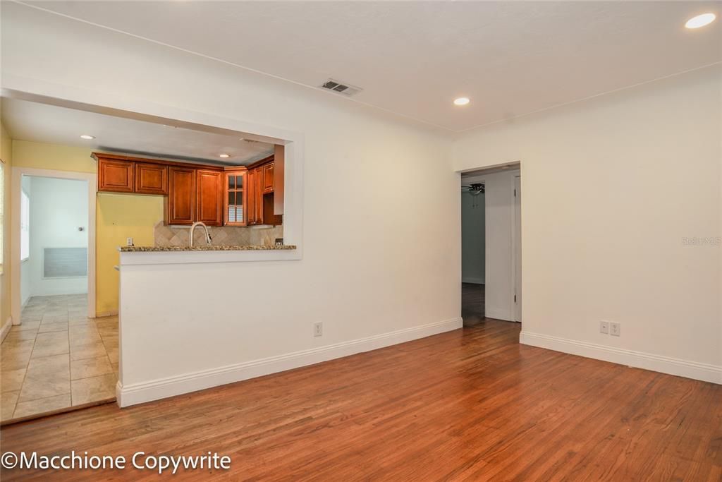 For Sale: $414,900 (3 beds, 2 baths, 1662 Square Feet)