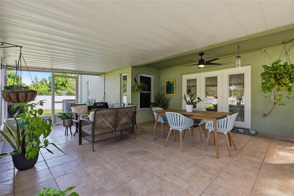 For Sale: $390,000 (3 beds, 2 baths, 1832 Square Feet)
