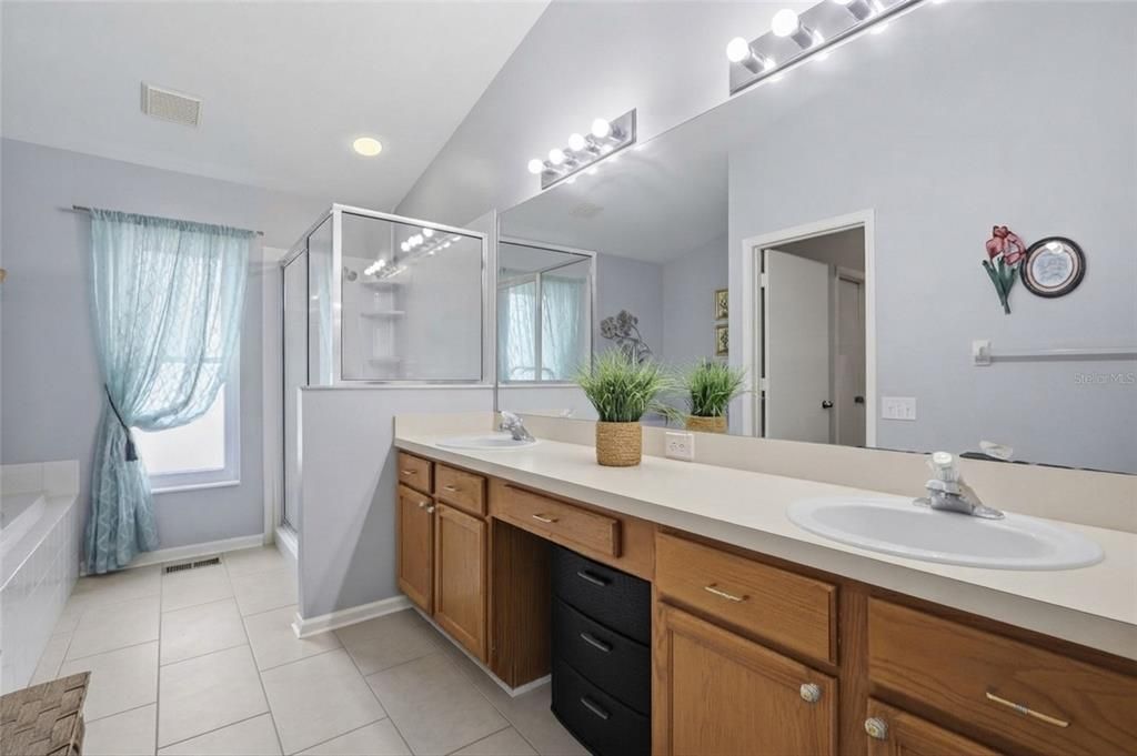 For Sale: $390,000 (3 beds, 2 baths, 1832 Square Feet)