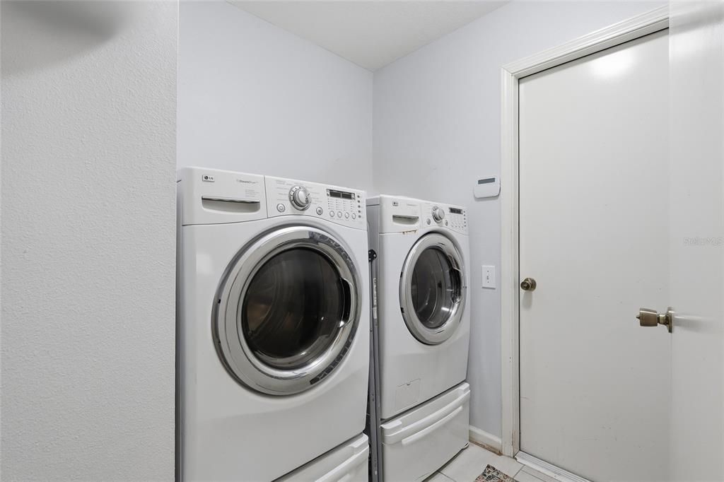 For Sale: $390,000 (3 beds, 2 baths, 1832 Square Feet)