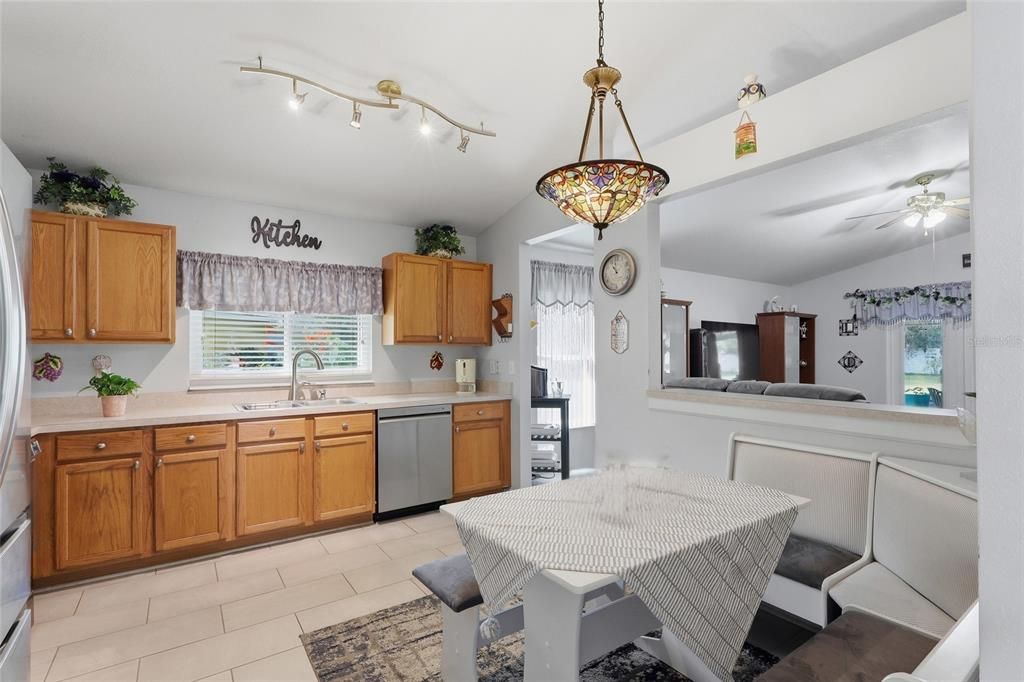 For Sale: $390,000 (3 beds, 2 baths, 1832 Square Feet)