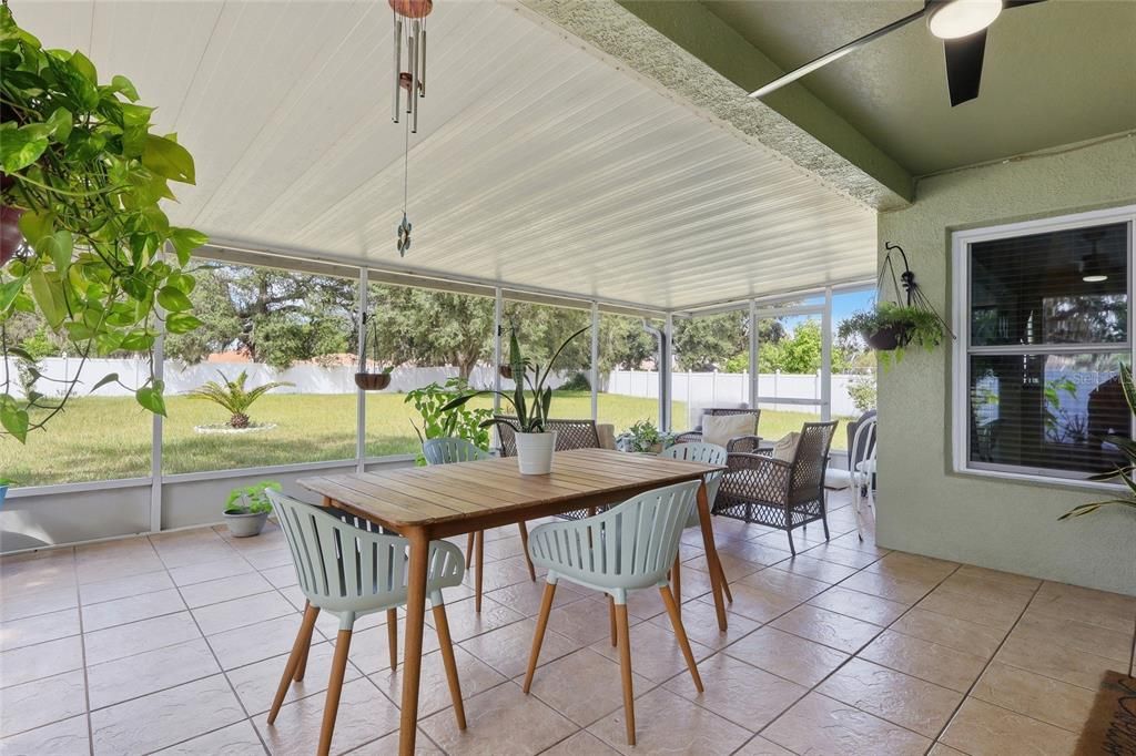 For Sale: $390,000 (3 beds, 2 baths, 1832 Square Feet)