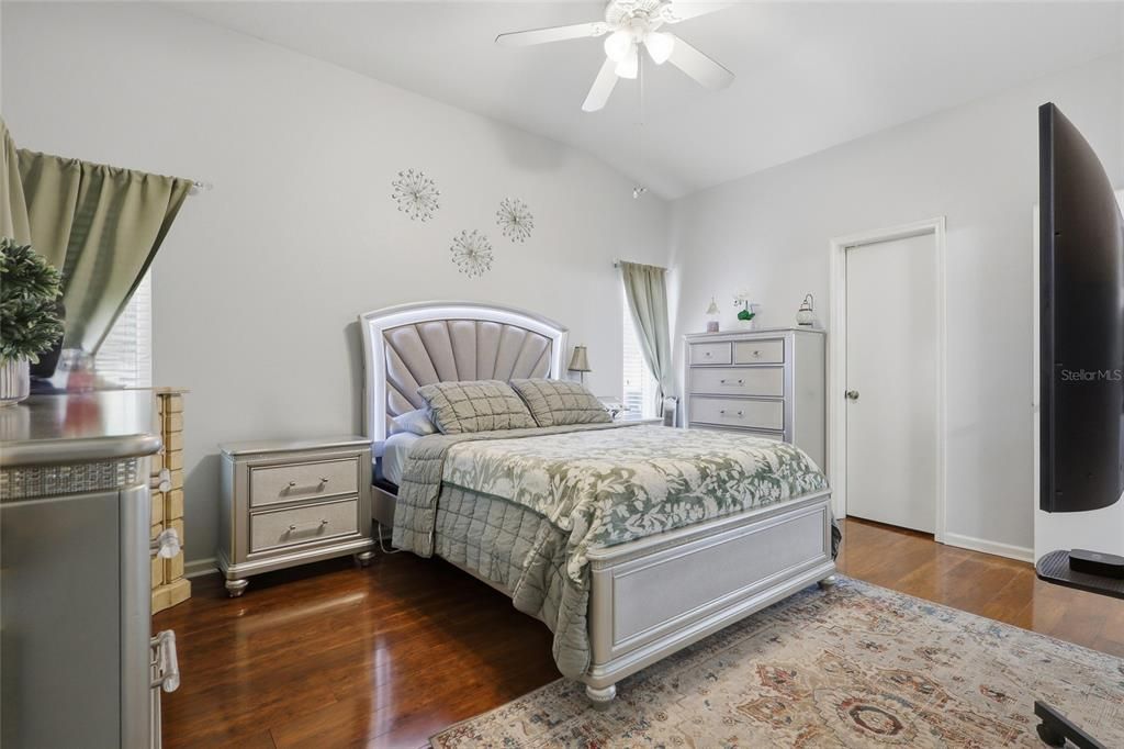 For Sale: $390,000 (3 beds, 2 baths, 1832 Square Feet)