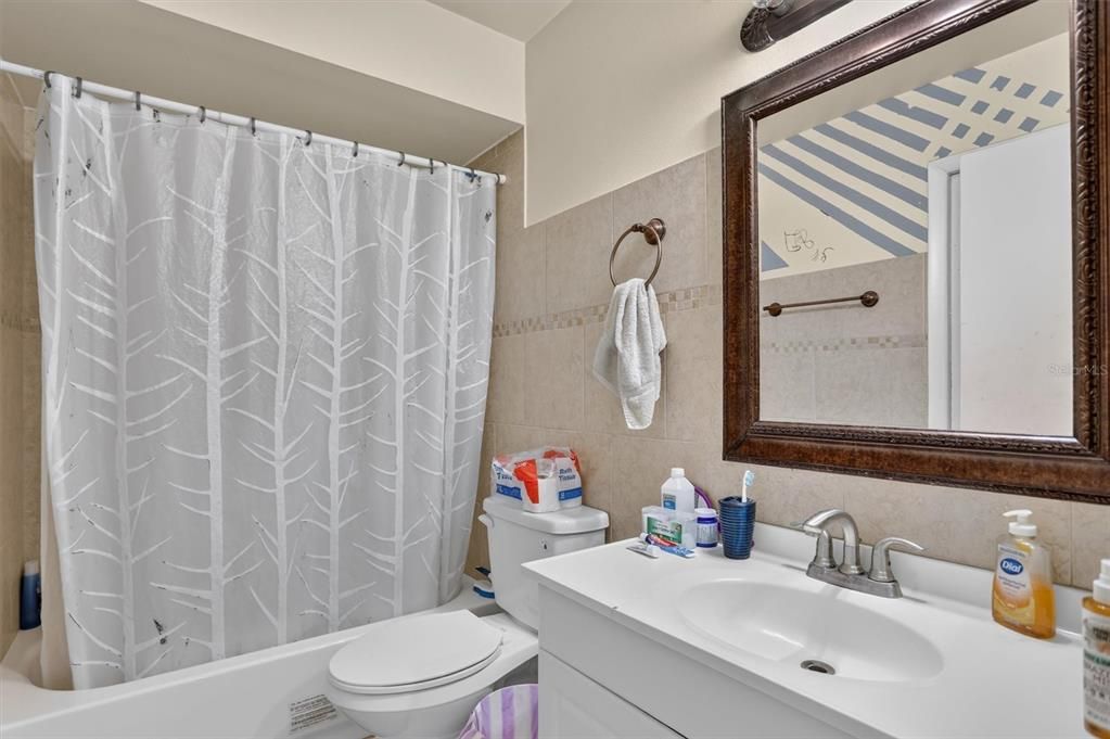 En Venta: $389,900 (4 camas, 3 baños, 1812 Pies cuadrados)