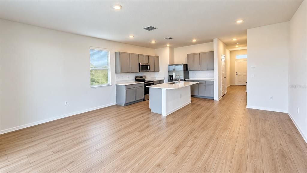 For Rent: $1,900 (3 beds, 2 baths, 1689 Square Feet)