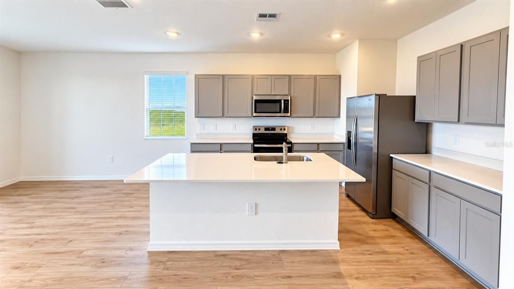 For Rent: $1,900 (3 beds, 2 baths, 1689 Square Feet)