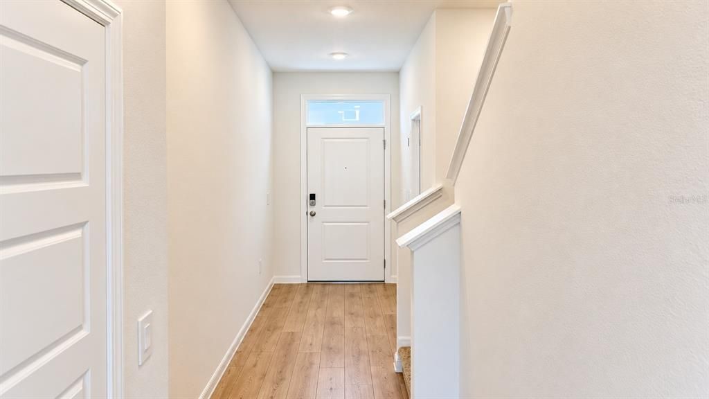 For Rent: $1,900 (3 beds, 2 baths, 1689 Square Feet)
