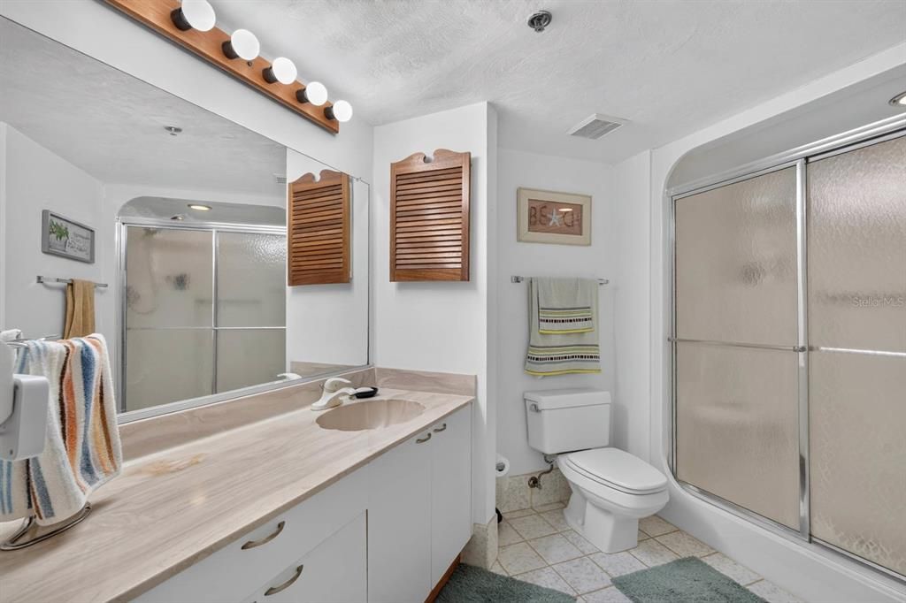 En Venta: $359,000 (2 camas, 2 baños, 1189 Pies cuadrados)