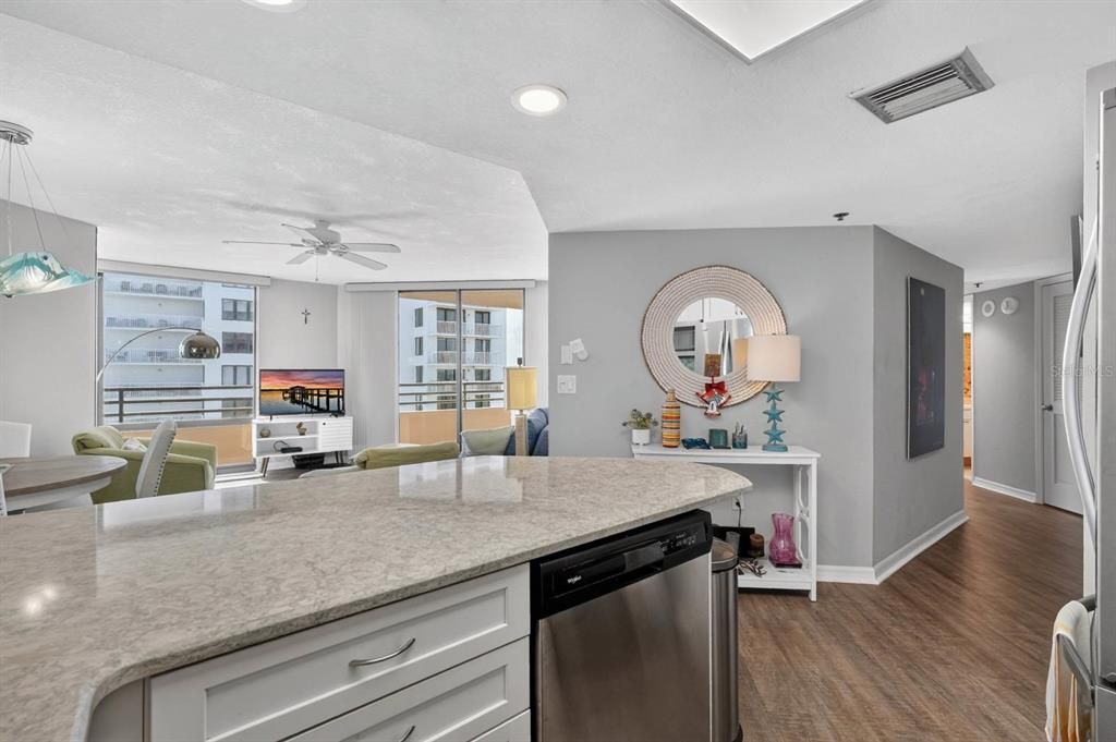 En Venta: $359,000 (2 camas, 2 baños, 1189 Pies cuadrados)