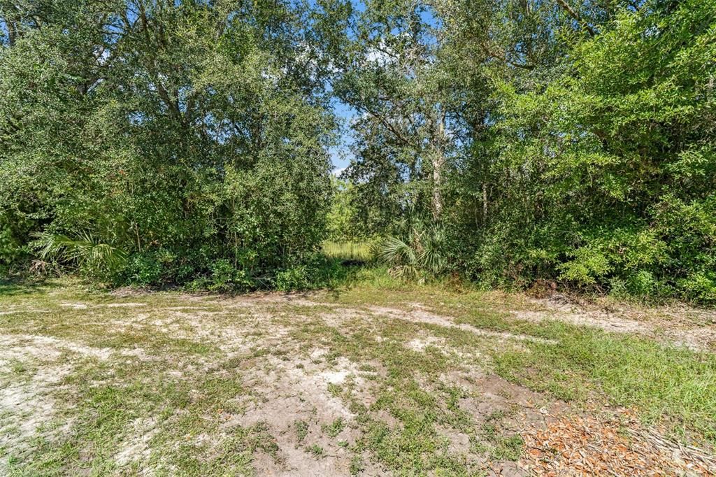 На продажу: $22,000 (0.51 acres)