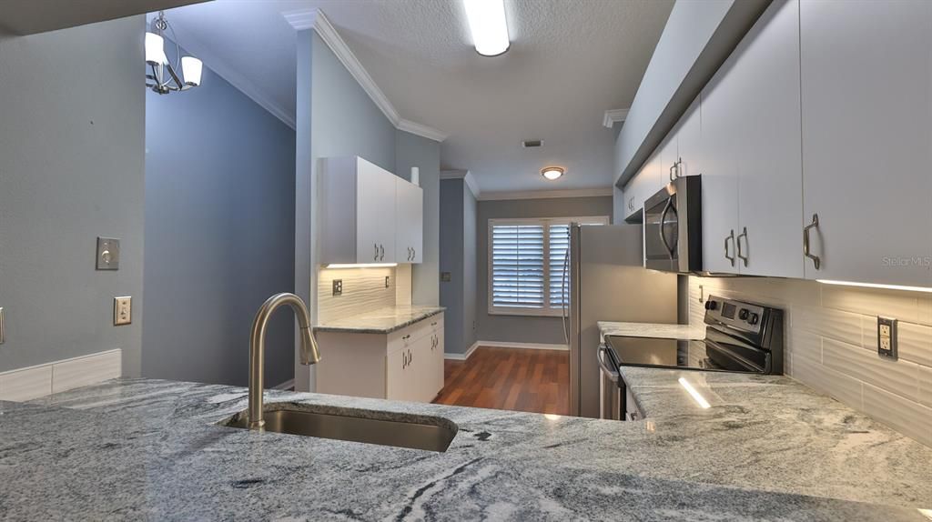 For Sale: $225,000 (2 beds, 2 baths, 1307 Square Feet)