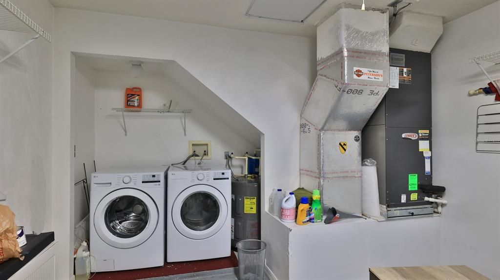 For Sale: $225,000 (2 beds, 2 baths, 1307 Square Feet)