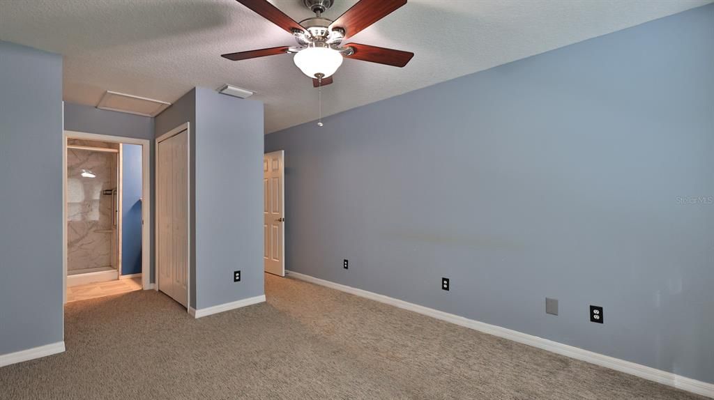 For Sale: $225,000 (2 beds, 2 baths, 1307 Square Feet)
