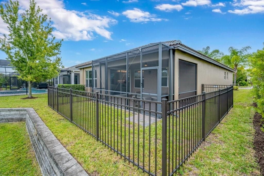 На продажу: $379,900 (2 спален, 2 ванн, 1686 Квадратных фут)