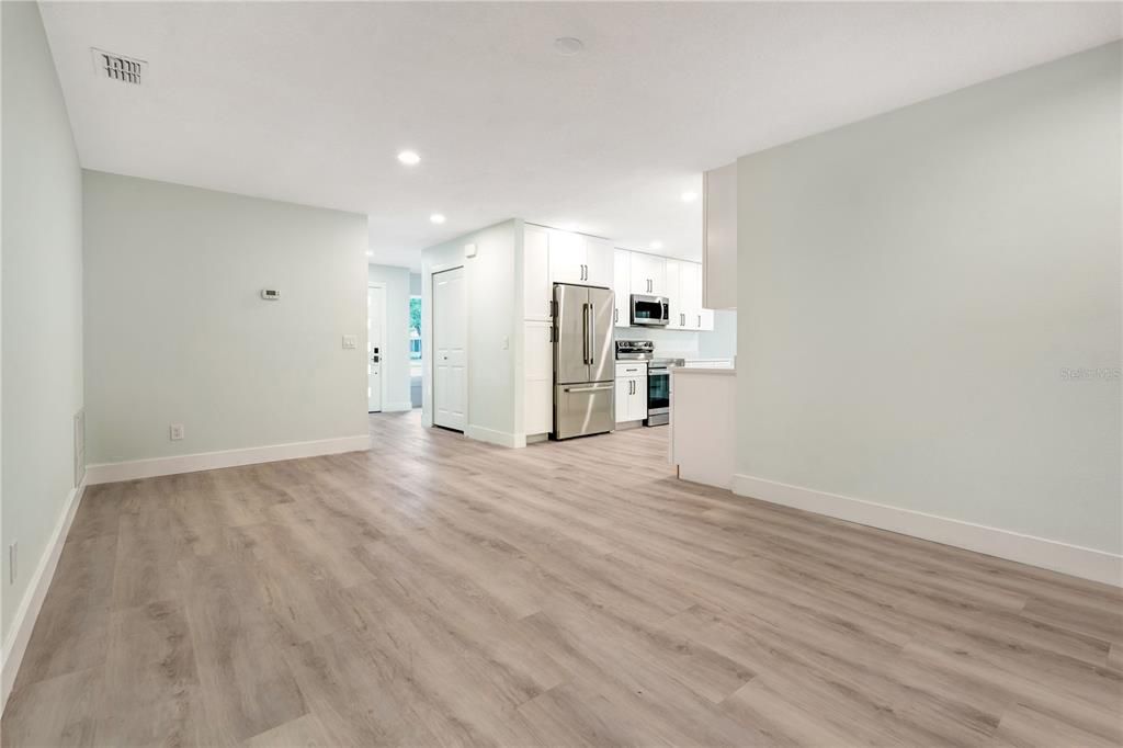 En Venta: $589,900 (4 camas, 2 baños, 2050 Pies cuadrados)