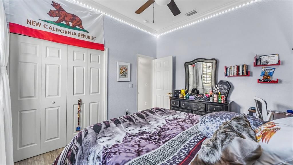 En Venta: $525,000 (4 camas, 3 baños, 2440 Pies cuadrados)