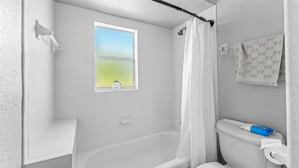 En Venta: $525,000 (4 camas, 3 baños, 2440 Pies cuadrados)