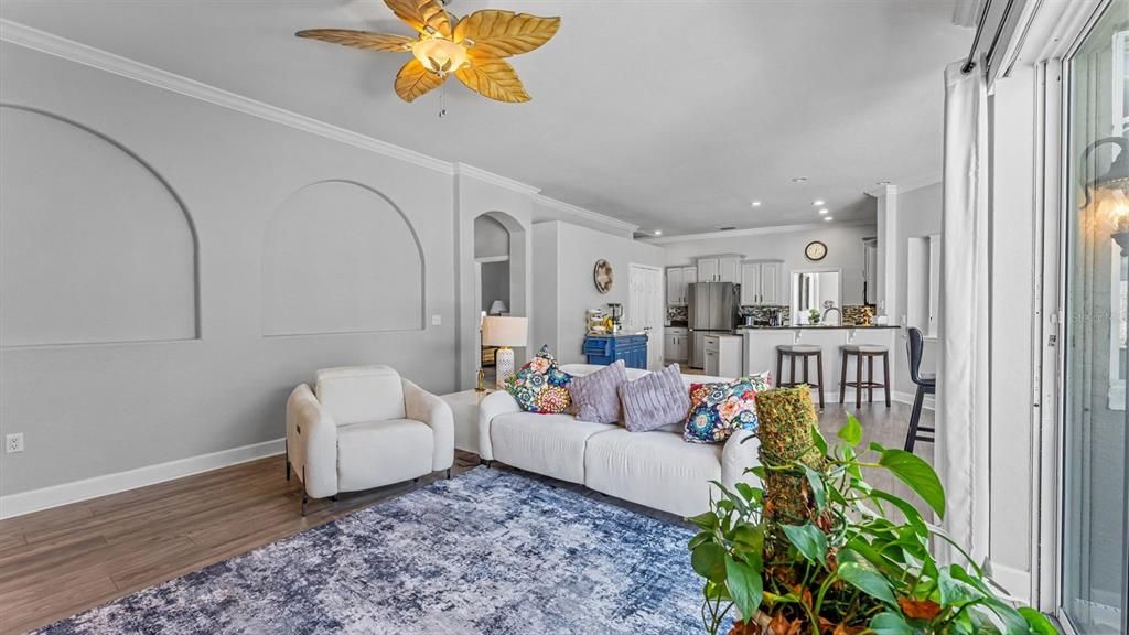 En Venta: $525,000 (4 camas, 3 baños, 2440 Pies cuadrados)