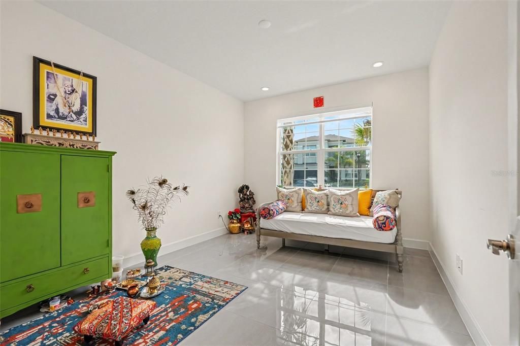 For Rent: $3,995 (5 beds, 4 baths, 3248 Square Feet)