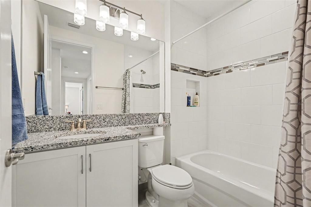 For Rent: $3,995 (5 beds, 4 baths, 3248 Square Feet)