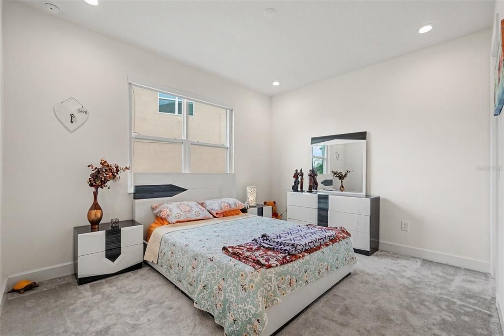 For Rent: $3,995 (5 beds, 4 baths, 3248 Square Feet)