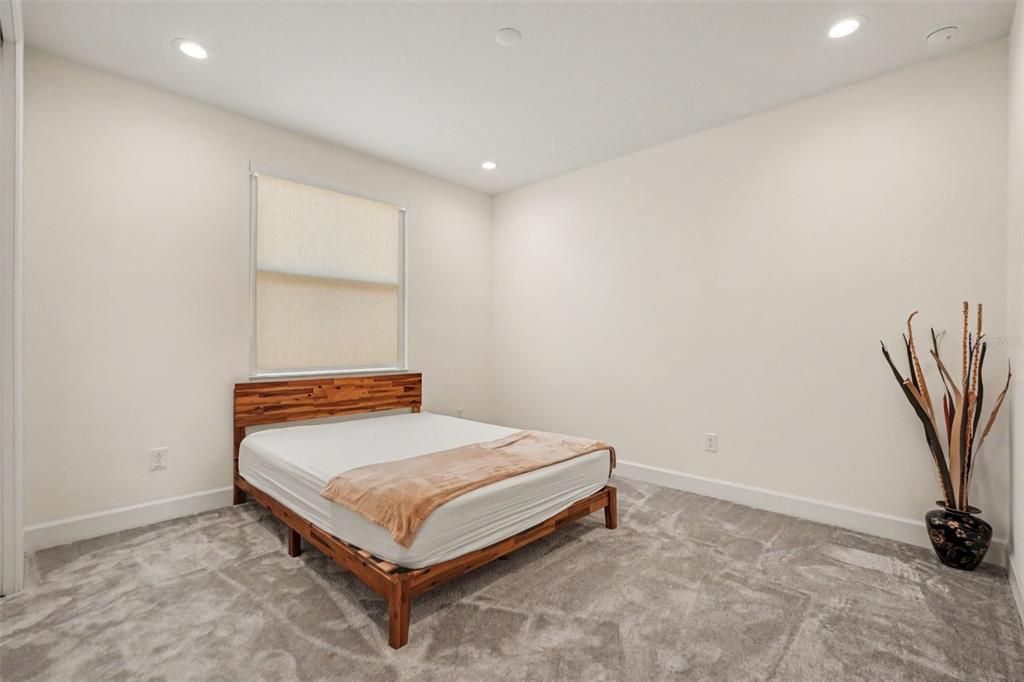 For Rent: $3,995 (5 beds, 4 baths, 3248 Square Feet)