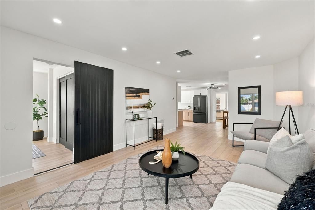En Venta: $549,900 (4 camas, 3 baños, 1620 Pies cuadrados)