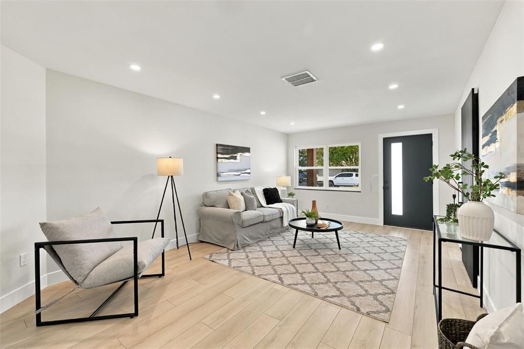En Venta: $549,900 (4 camas, 3 baños, 1620 Pies cuadrados)