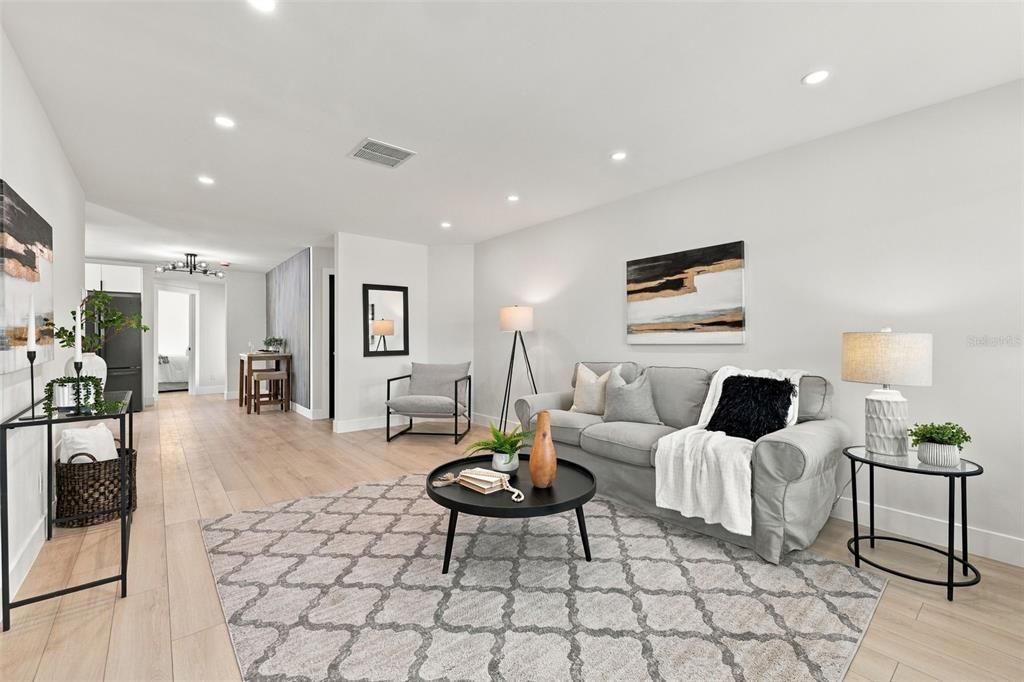 En Venta: $549,900 (4 camas, 3 baños, 1620 Pies cuadrados)