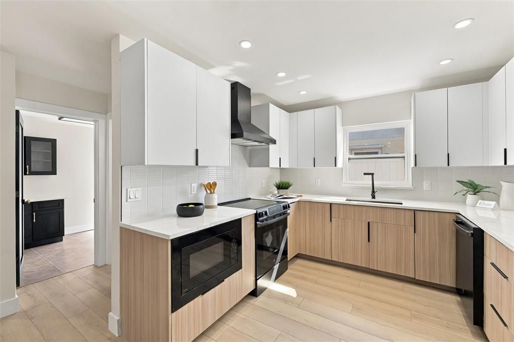 En Venta: $549,900 (4 camas, 3 baños, 1620 Pies cuadrados)