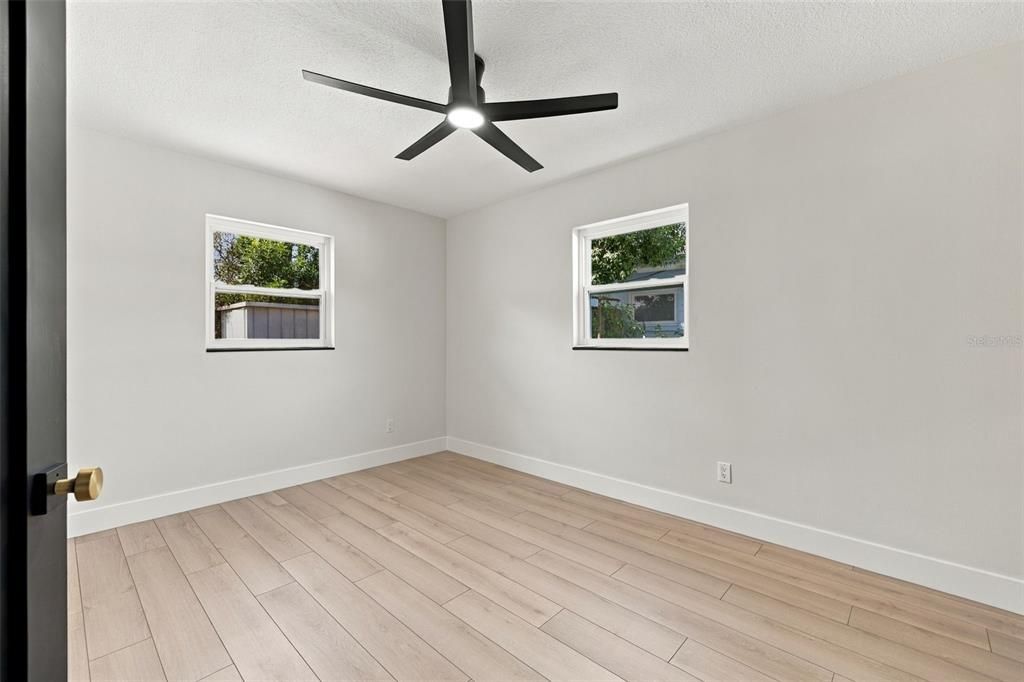 En Venta: $549,900 (4 camas, 3 baños, 1620 Pies cuadrados)
