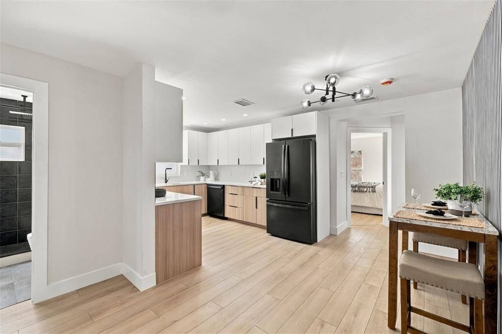En Venta: $549,900 (4 camas, 3 baños, 1620 Pies cuadrados)