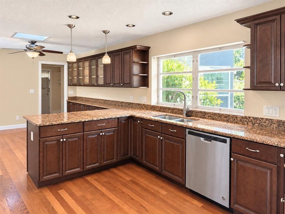 For Sale: $650,000 (5 beds, 3 baths, 3479 Square Feet)