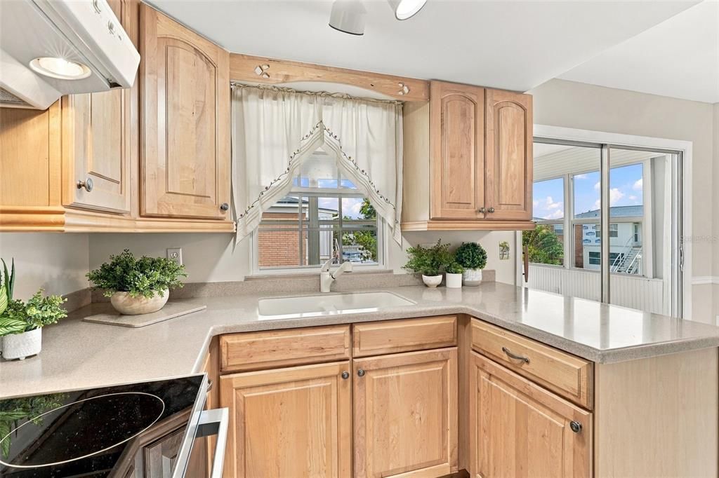 For Sale: $95,000 (2 beds, 2 baths, 919 Square Feet)