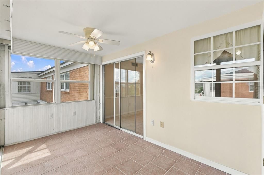 For Sale: $95,000 (2 beds, 2 baths, 919 Square Feet)
