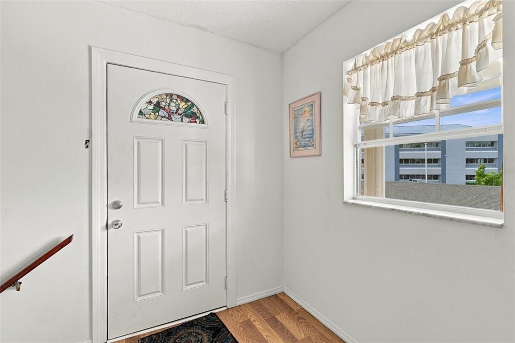 For Sale: $95,000 (2 beds, 2 baths, 919 Square Feet)