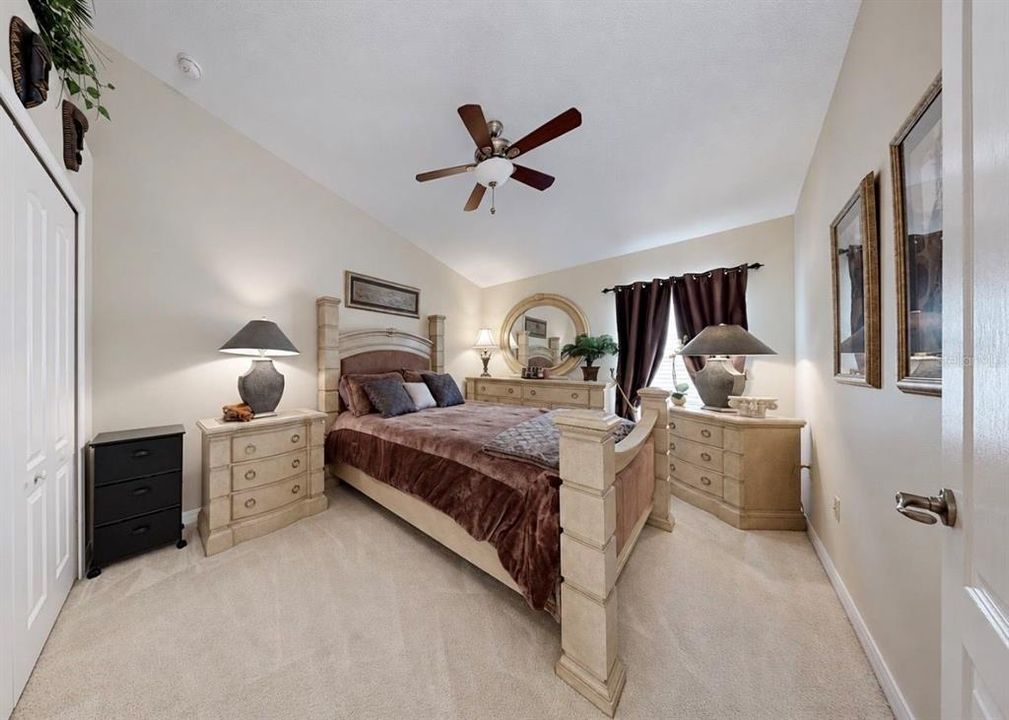 En Venta: $325,000 (4 camas, 2 baños, 2010 Pies cuadrados)