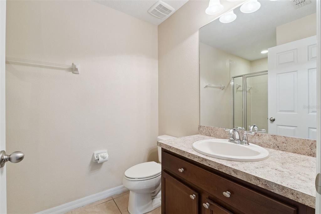 En Venta: $399,000 (3 camas, 3 baños, 1932 Pies cuadrados)