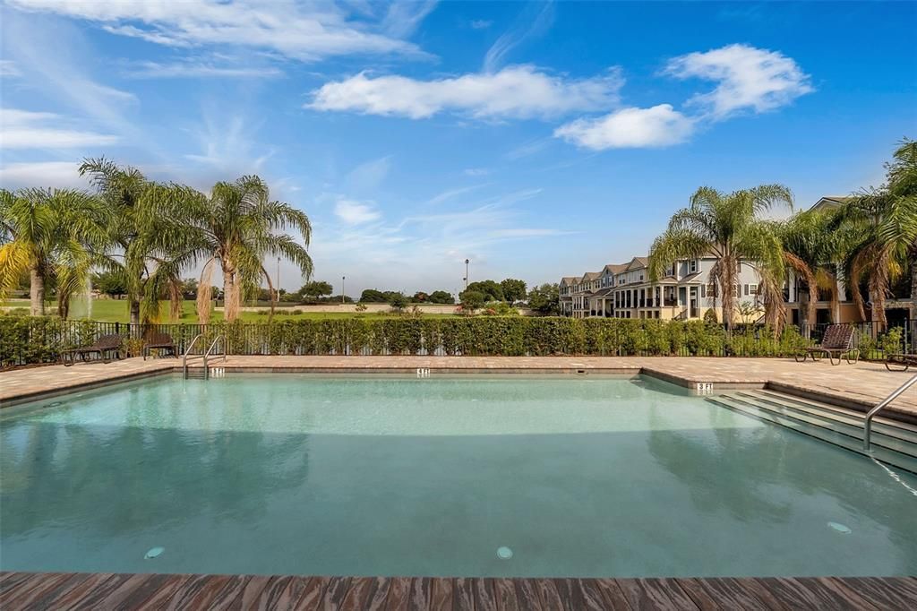 En Venta: $399,000 (3 camas, 3 baños, 1932 Pies cuadrados)