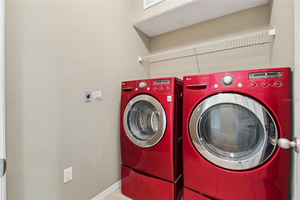 En Venta: $399,000 (3 camas, 3 baños, 1932 Pies cuadrados)