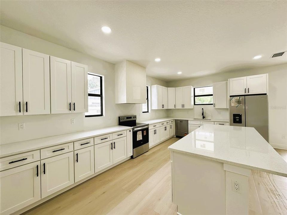 For Sale: $714,900 (3 beds, 3 baths, 2188 Square Feet)