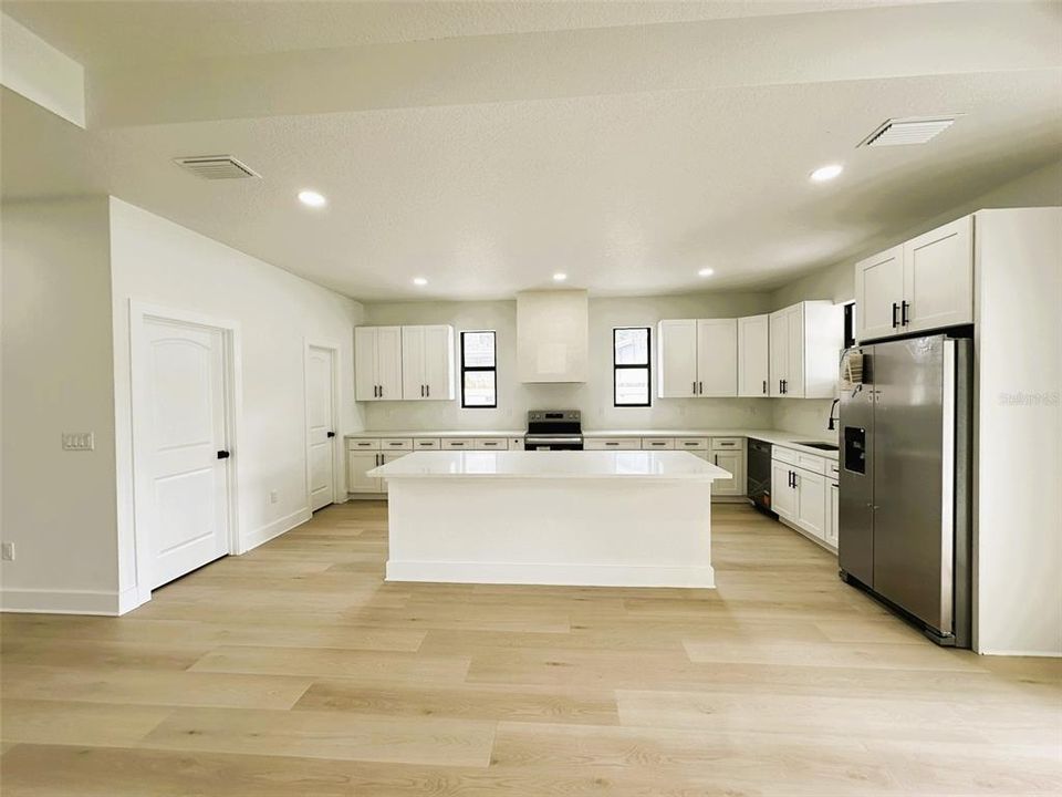 For Sale: $714,900 (3 beds, 3 baths, 2188 Square Feet)