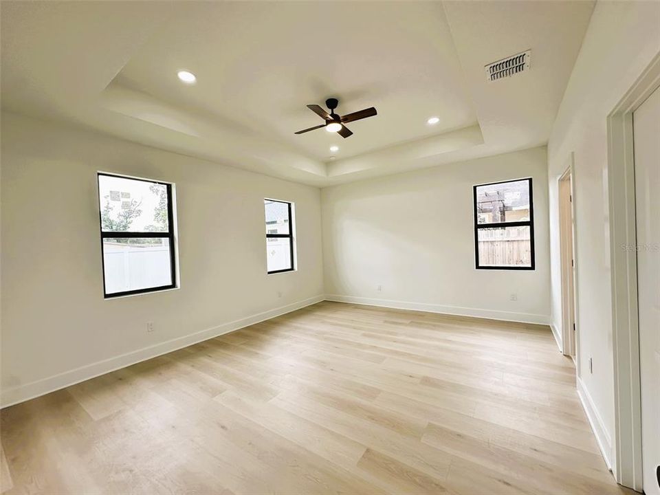 For Sale: $714,900 (3 beds, 3 baths, 2188 Square Feet)