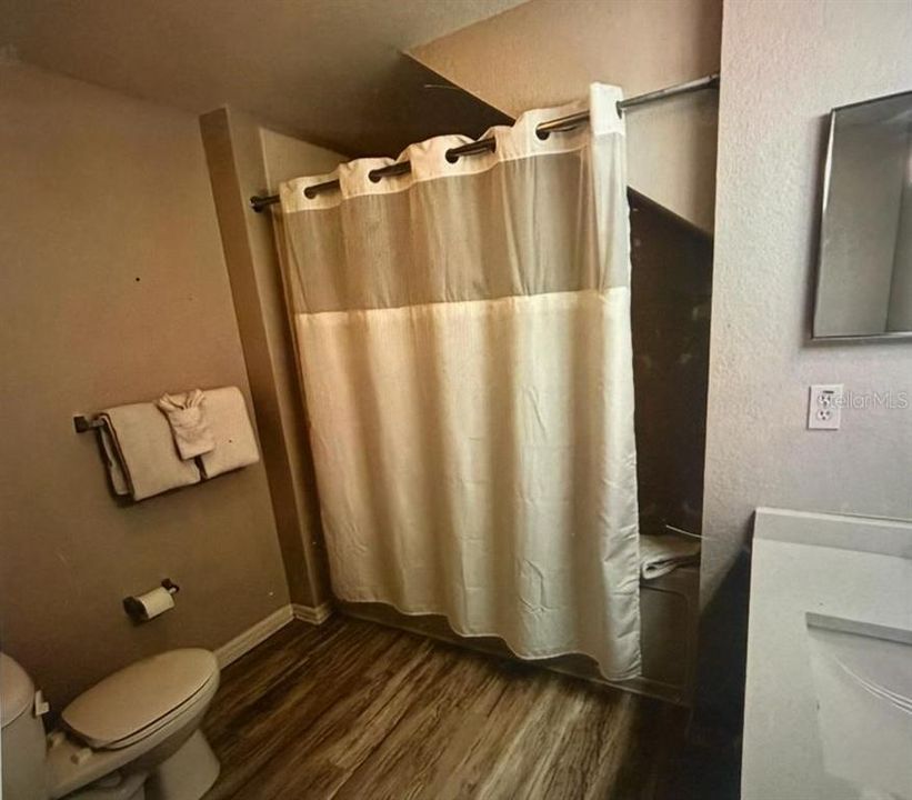 В аренду: $2,190 (3 спален, 2 ванн, 1296 Квадратных фут)