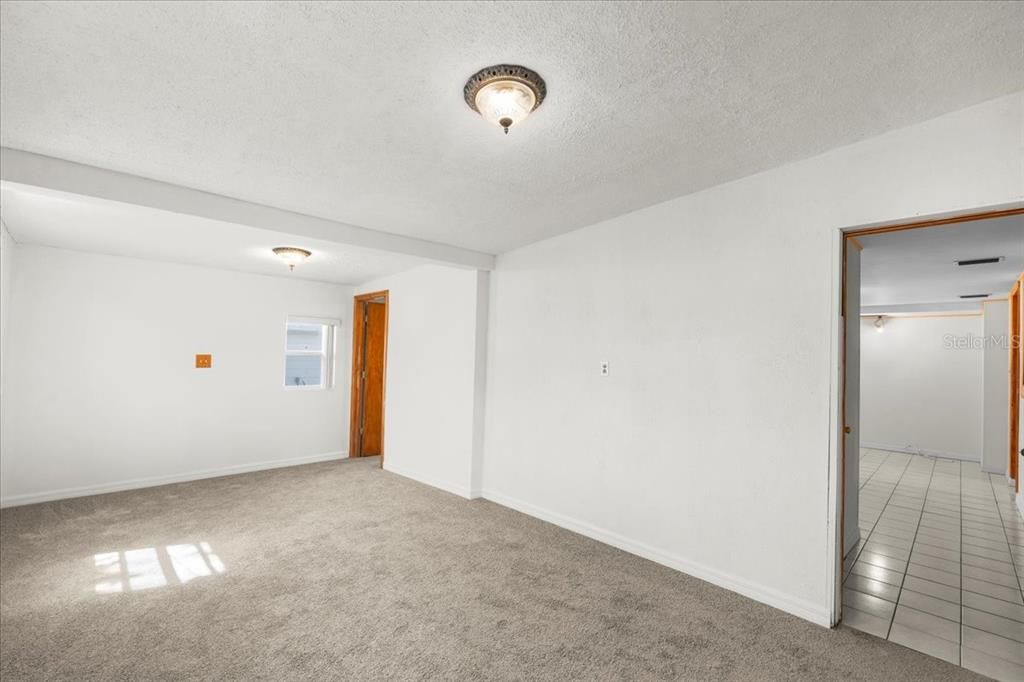 En Venta: $320,000 (3 camas, 2 baños, 1566 Pies cuadrados)